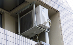 室外機の公団吊り写真